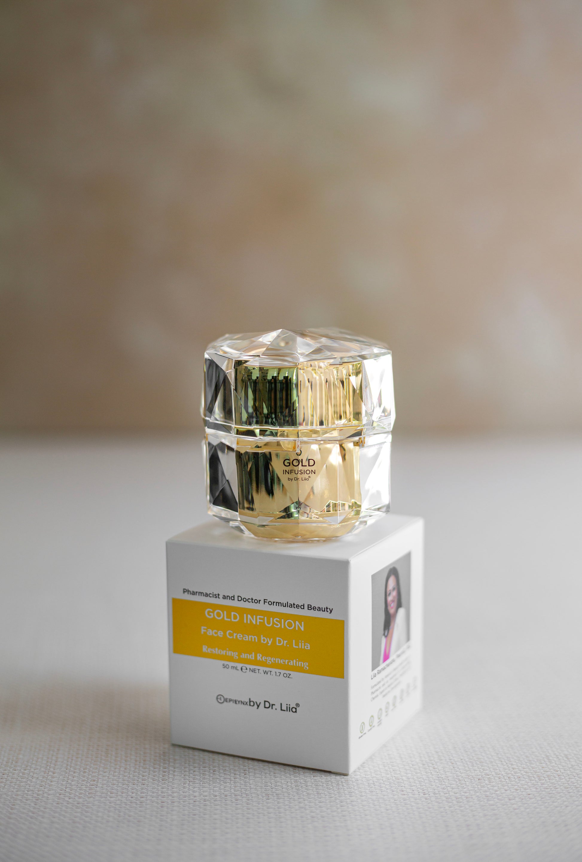Gold Peptide Moisturizer with Niacinamide and Ceramide - Trending Wellness Store