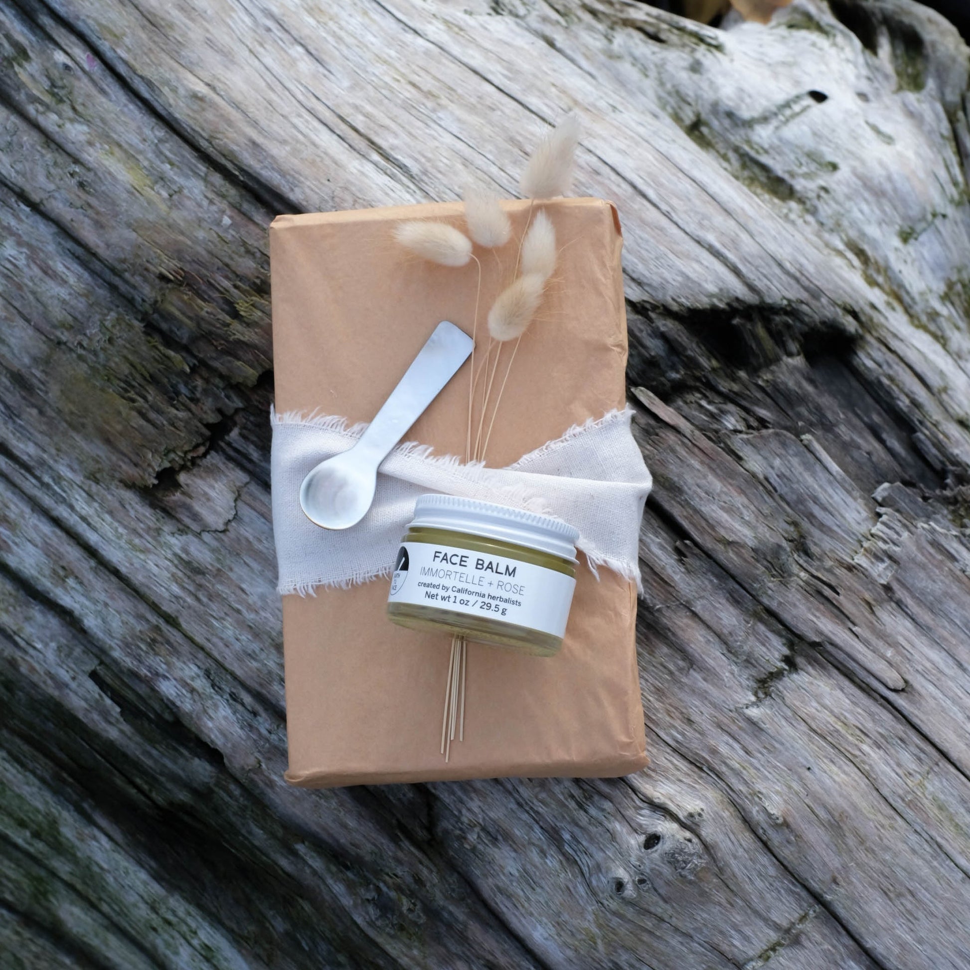 Face Balm + Mother of Pearl Spoon - Trending Wellness Store