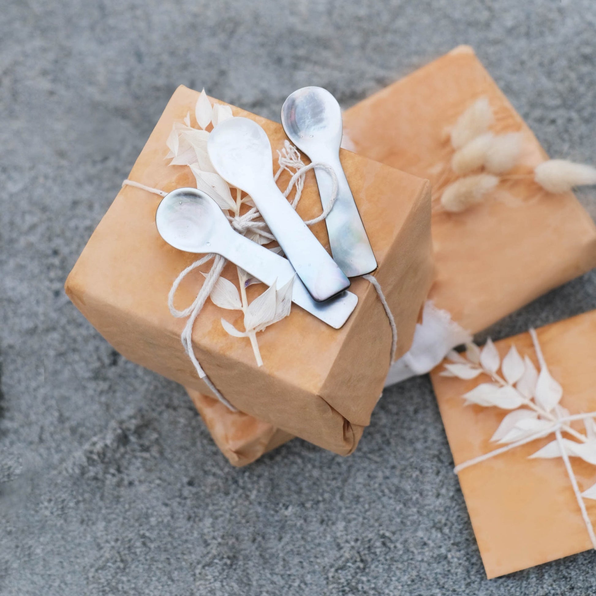 Face Balm + Mother of Pearl Spoon - Trending Wellness Store