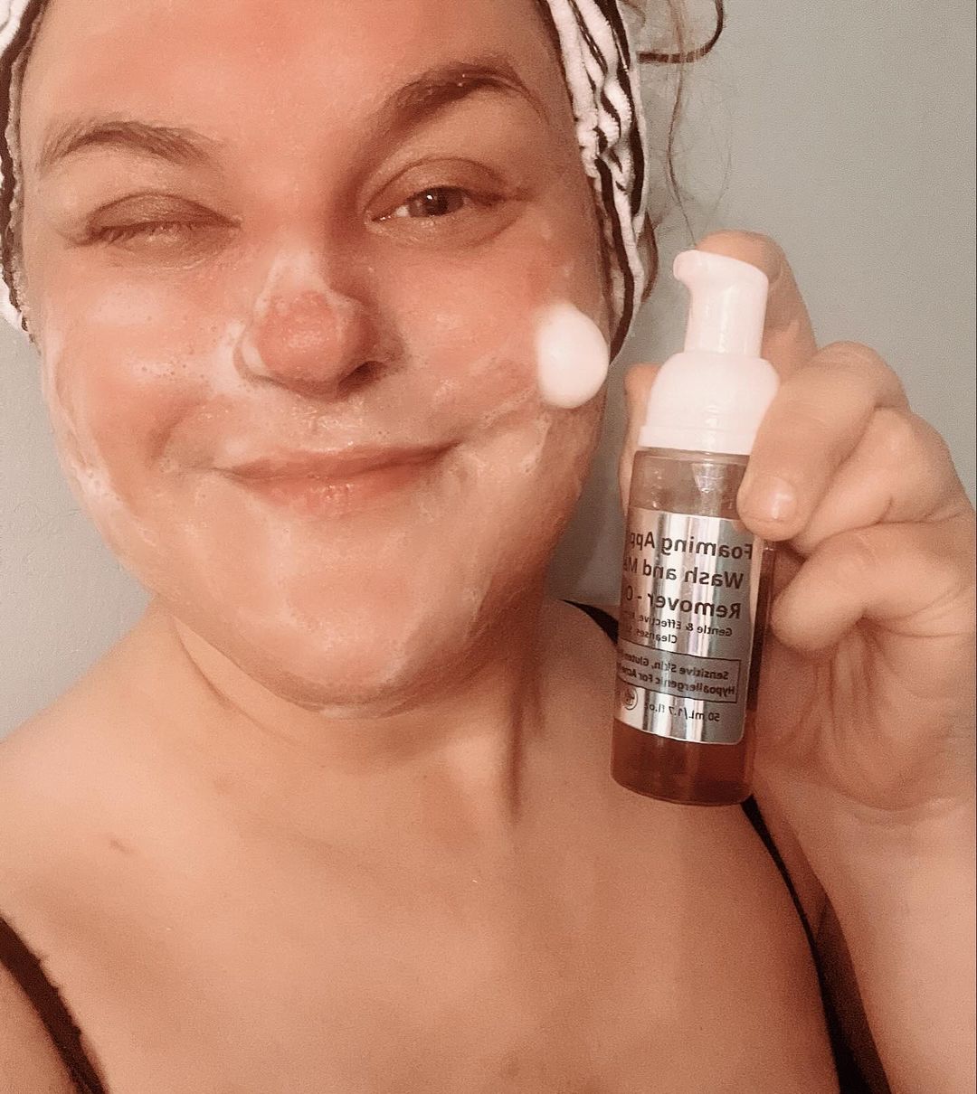 Gentle, Oil-Free Foaming Apple Cleanser for Sensitive & Acne-Prone Skin | Vegan, allergen-friendly, sulfate & paraben free | Purifying, hydrating face wash for all skin types - Trending Wellness Store